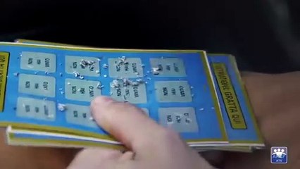 "Smetti di grattare via il tuo futuro, torna a vivere"