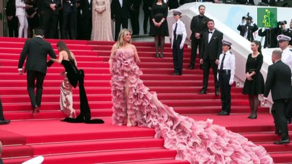 El Festival de Cannes abrió su 78ª edición en medio de homenajes y polémica