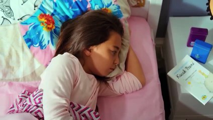 चलो पहले नाश्ता कर लें  - मी लिटिल गर्ल