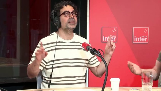 Poser ses c*s sur la table - La drôle d’humeur de Julien Santini