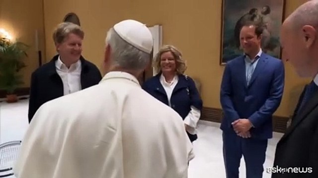 Sinner dal Papa, gli regala racchetta: Vuole gocare? Qui meglio di no