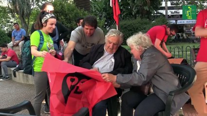 Pepe Mujica será enterrado junto a su perra "Manuela", como fue su último deseo