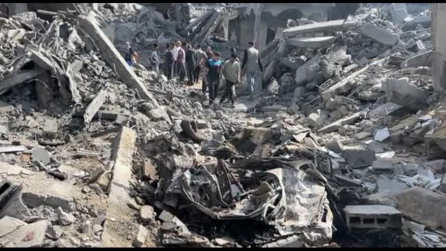 Gaza, almeno 80 i morti nei raid aerei israeliani