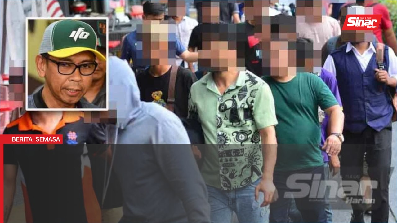 Menyorok dalam tandas, menyamar pelanggan elak dicekup