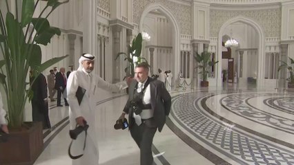 Trump visibly awestruck by Emir’s palace during Qatar visit