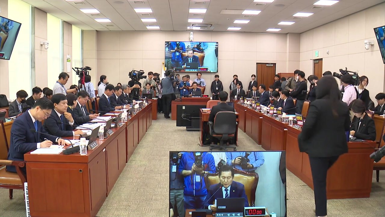 '행위 삭제' 공직선거법 개정안, 국회 법사위 통과 / YTN