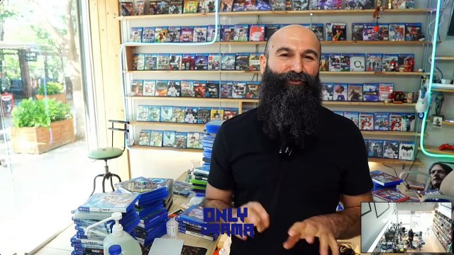 Konsol Oyun'un YouTube'daki canlı yayınına bot basıldı. 🗣️ Konsol Oyun (Taner Işıldak): Zavallı ezik bir arkadaş uğraşıyor. Boşuna uğraşıyor, hiç umurumda değil.