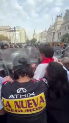 Paco Oliveira pidió rezar un Padre Nuestro y fue reprimido