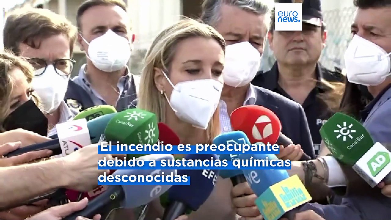 Emergencia química en Sevilla: un incendio obliga a 80.000 vecinos a confinarse en sus casas