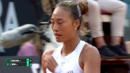 Tension à Rome : Qinwen Zheng bat Sabalenka dans un match inattendu 🎾