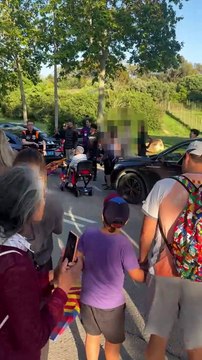 Hansi Flick, Gavi, Pedri, Ansu Fati y otros jugadores del Barça en coche, tras el clásico