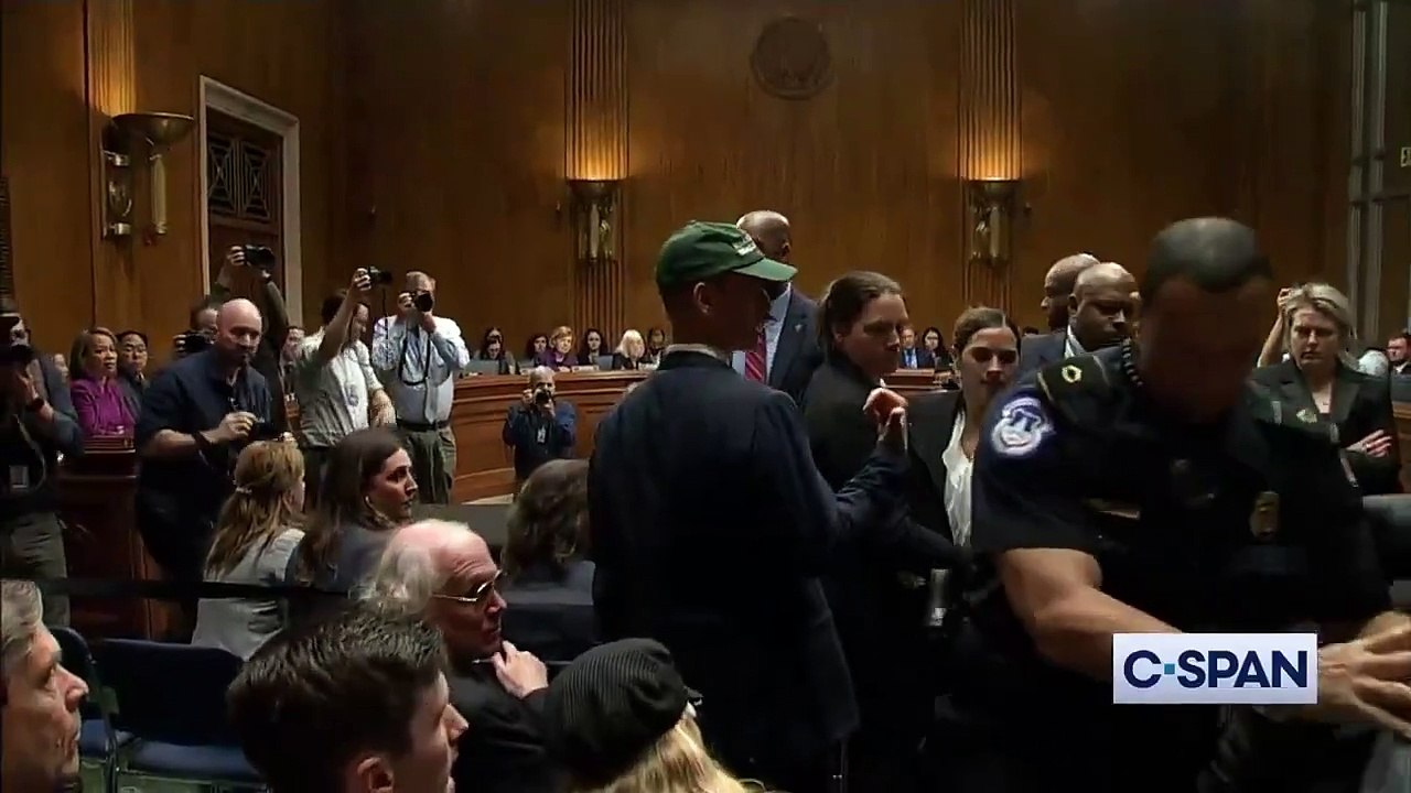 Arrestan a cofundador de Ben & Jerry's por protestar contra genocidio en Gaza; ‘el Congreso paga las bombas que matan a niños’