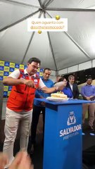 Sósthenes Macedo distribui bolo para Bruno Reis e Ana Paula “pensando no futuro”