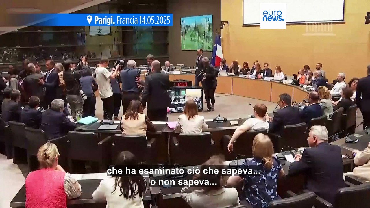 Il premier francese Bayrou nega di aver coperto...