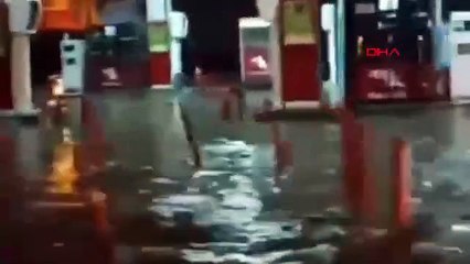 Bir anda bastıran dolu yağışı ve yağmur depremzede şehrimizi yuttu...