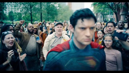 Superman prend très cher dans la nouvelle bande-annonce du film de James Gunn (VF)
