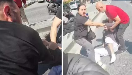 Esenyurt’ta yaya geçidinde tekmeli yol verme kavgası kamerada