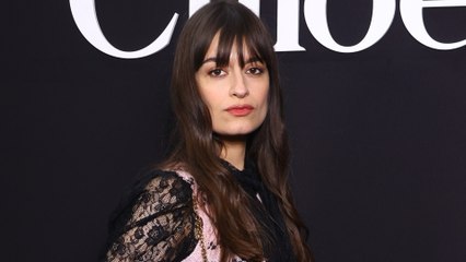 GALA VIDEO - Clara Luciani touchante sur sa maladie neurologique : “Ça ne va pas s’arranger avec les années”