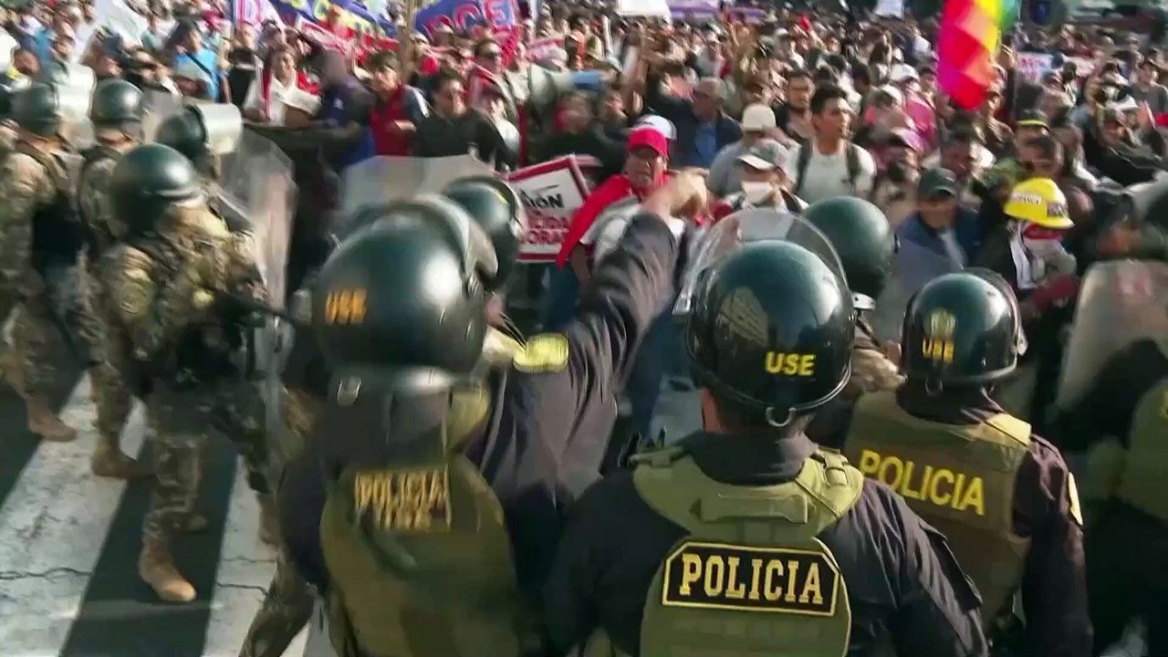 Verkehrsarbeiter protestieren in Peru wegen steigender Kriminalität