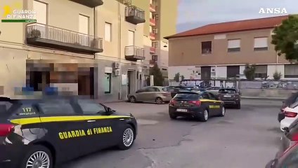 Dipendenti supermercato sfruttati, pagati 1,6 euro l'ora