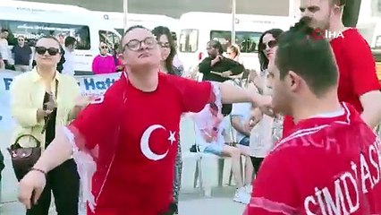 Temsili askerlik yapacak engelli bireylere davullu-zurnalı uğurlama