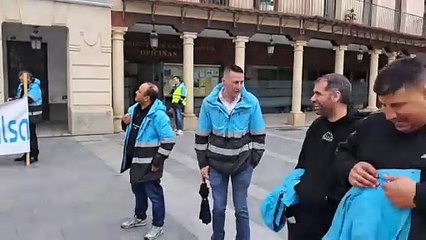 Concentración trabajadores autobuses por huelga