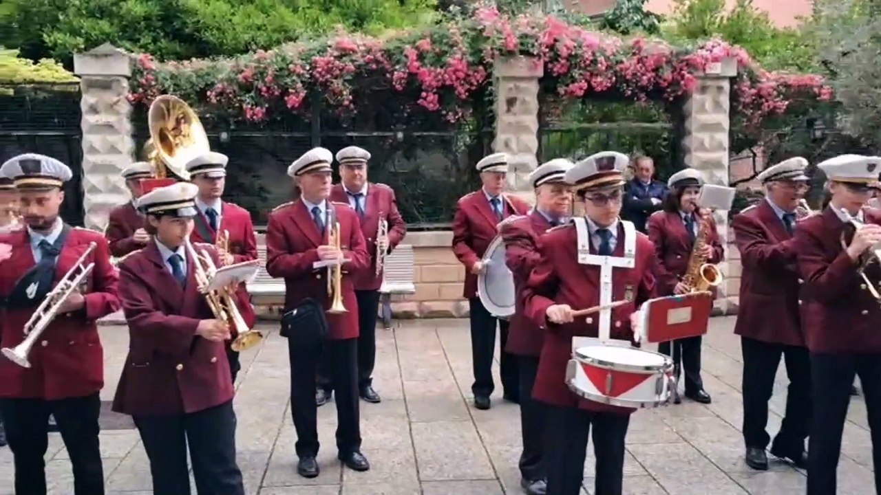 Il sindaco Nizzi che suona con la banda e l'arrivo del vescovo in città: Olbia festeggia San Simplicio