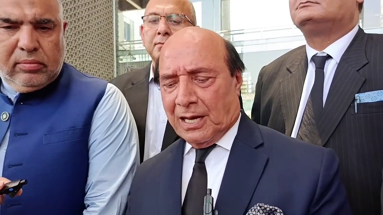 بریکنگ نیوز القادر اور توشہ خانہ میں عمران خان کی جیت لطیف کھوسہ اور علیمہ خان نے عدالت سے نکلتے ہی