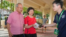 GE2025: PSP's Tan Cheng Bock and PAP's Christopher de Souza spotted at Henry Park Primary School polling station