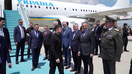 Zelensky e delegação russa ‘fictícia’ chegam à Turquia para negociações de paz