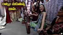 రత్నం చుడుతున్న భామ | Miss World Contestant With Ratnam In Telangana | Filmibeat Telangana