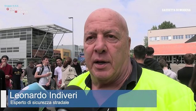 Tir Truck Crash Simulator , gli studenti del Guarini di Modena a lezione di sicurezza stradale