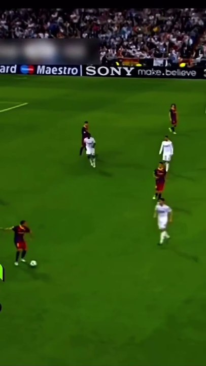 Barca team passing .