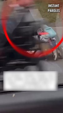 Ce vendeur ambulant renverse toutes ses marchandises puis reçoit un soutien spécial