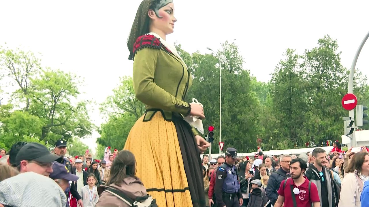 Madrid celebra el día de San Isidro entre tradición, música y un cielo encapotado