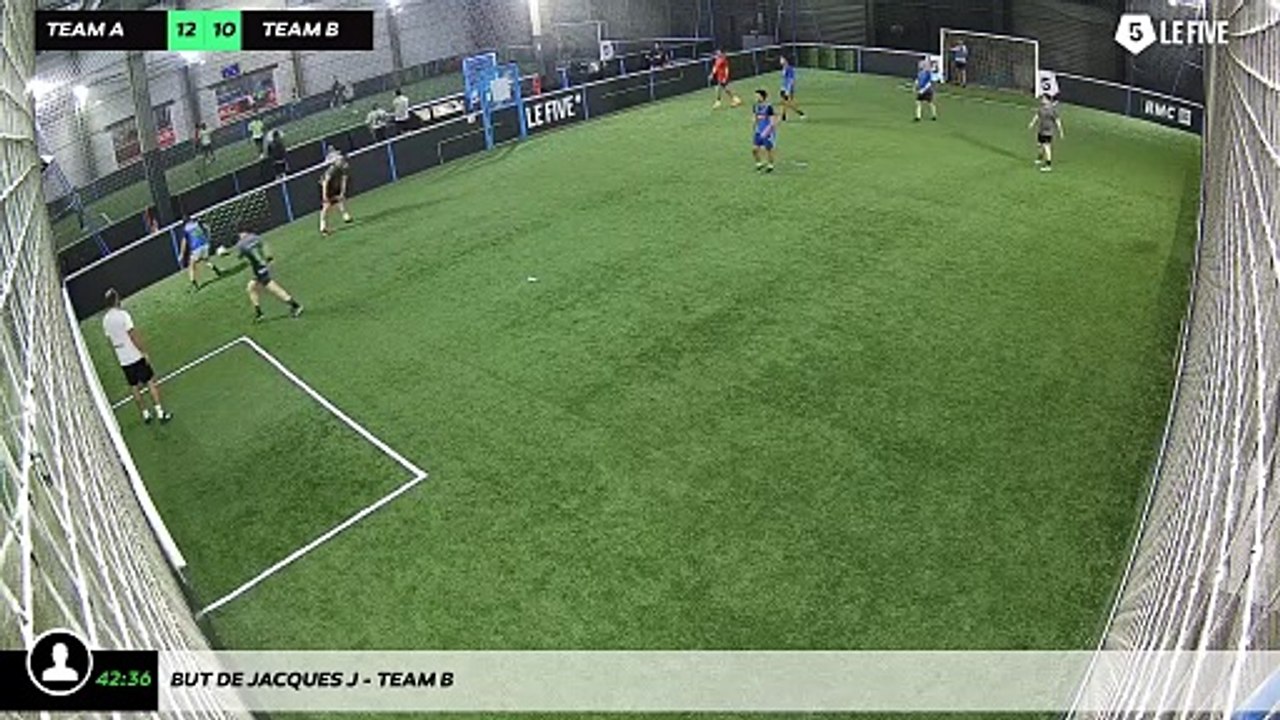But de Jacques J - Team B
