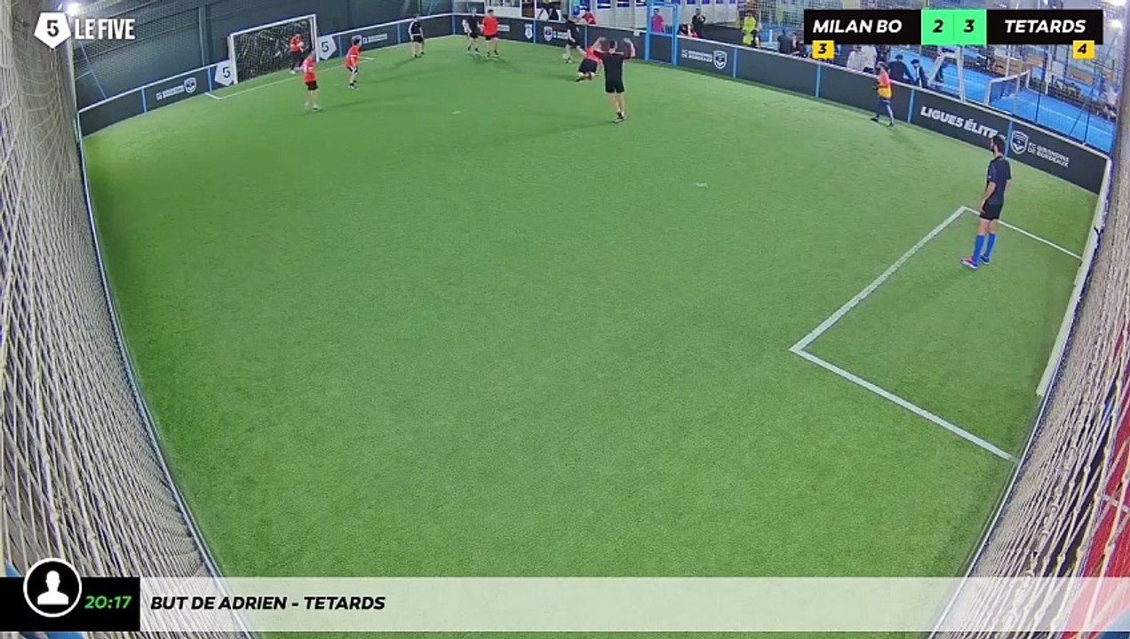 But de Adrien - Tetards