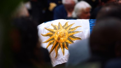 Lula da Silva y Gabriel Boric en el funeral de Mujica