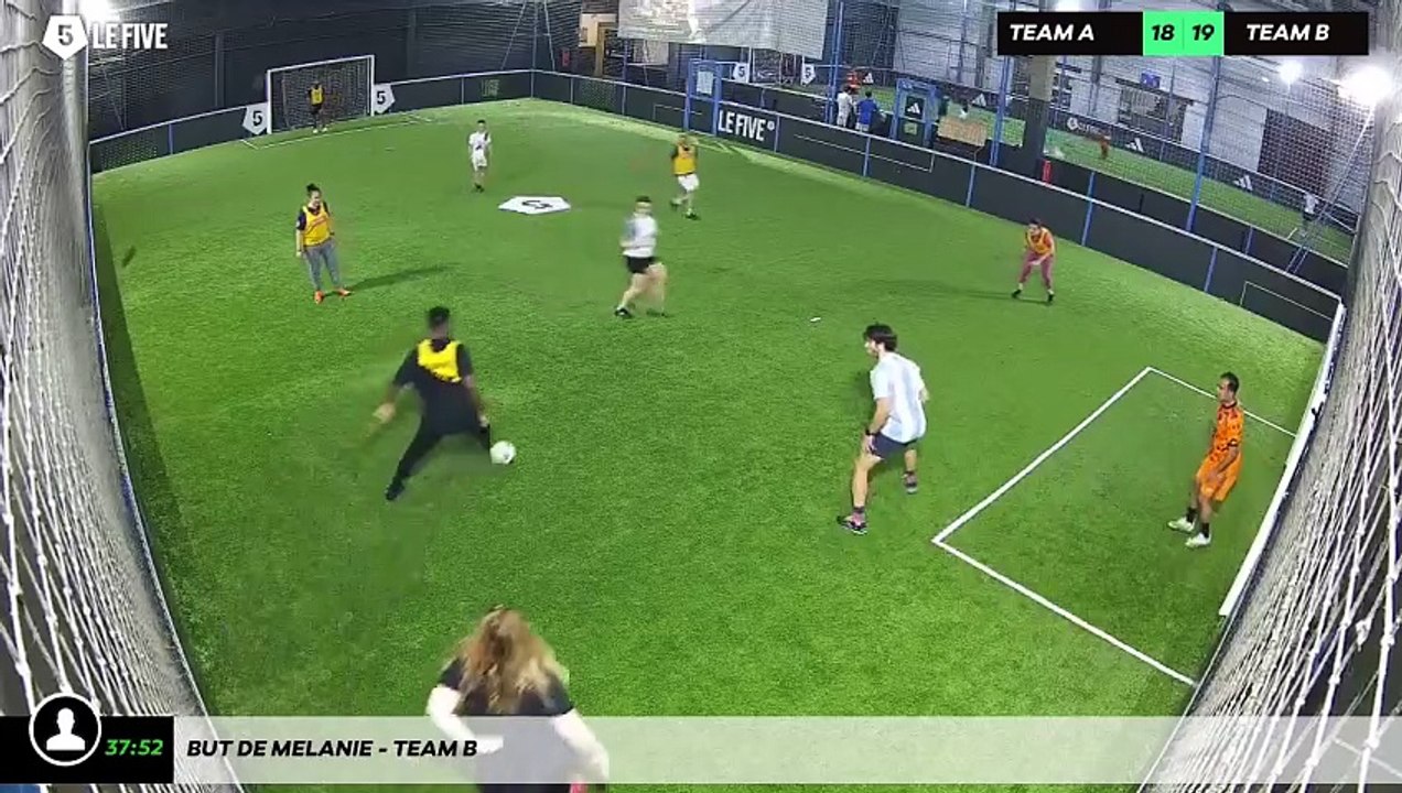 But de Melanie - Team B