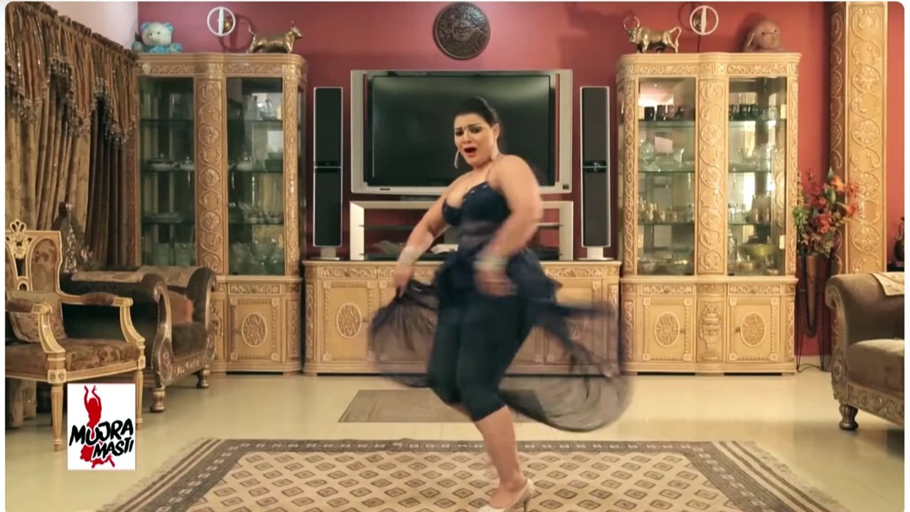 MUJRA ADHI RAAT VELEY MAHI BEZABAN PAKISTANI MUJRA DANCE NASEEBO LAL
