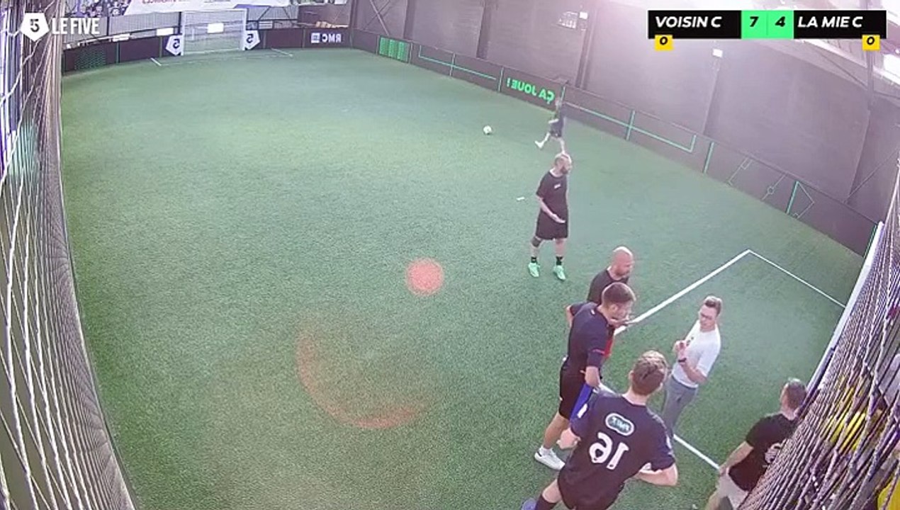 Voisin Constructions - La Mie CÂline 15/05 à 19:32 - Football Terrain 2 (LeFive Challans)
