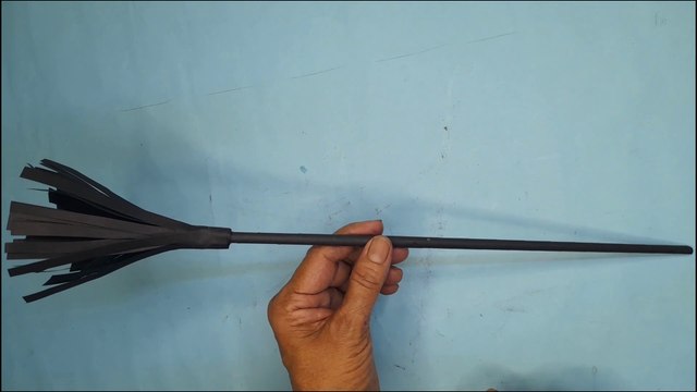 How to Make a Witch Broom with Paper | Easy DIY Halloween Craft