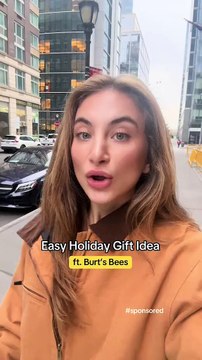 #sponsored thank you @Burt's Bees ! can’t wait to gift these all season long! Click the link in my bio to get up to 30% off on Amazon! #amazonfinds