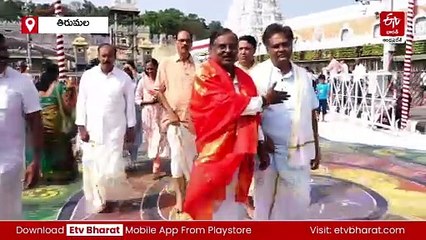తిరుమల శ్రీవారిని దర్శించుకున్న ఇస్రో ఛైర్మన్
