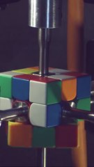 Una máquina resuelve el cubo de Rubik en 0,103 segundos y rompe el récord mundial