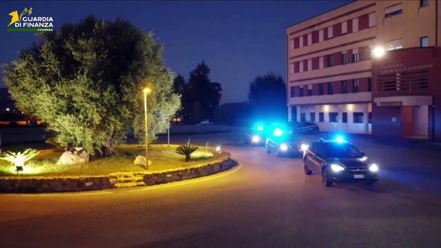 GdiF COSENZA: SEQUESTRATI OLTRE 56 MILA PRODOTTI COSMETICI GRAVEMENTE DANNOSI PER LA SALUTE. 6 PERSONE DENUNCIATE (16.05.25)