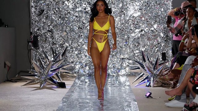 Issa Lisbeth in Slow Motion | Miami Art Basel Fusion Fashion 2023 Visual Elegance