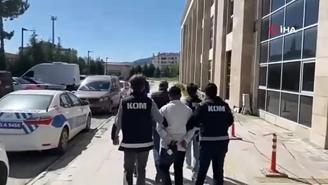 Kütahya’da film gibi dolandırıcılık girişimini polis son anda önledi