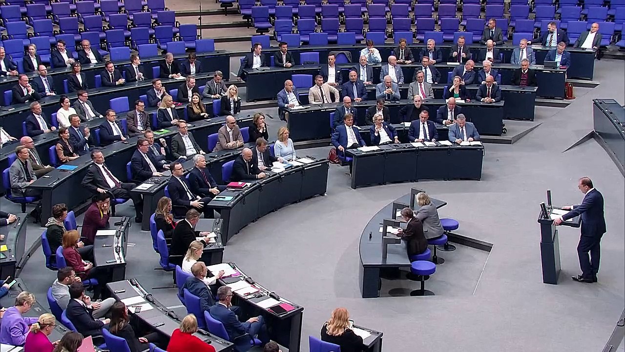 Dobrindt kündigt Ausweitung von Polizeibefugnissen an