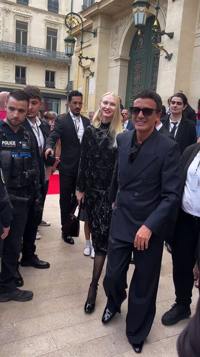 Concerto pour la paix d'Omar Harfouch, accompagné de son épouse, au théâtre de Béziers le 8 mai 2025.